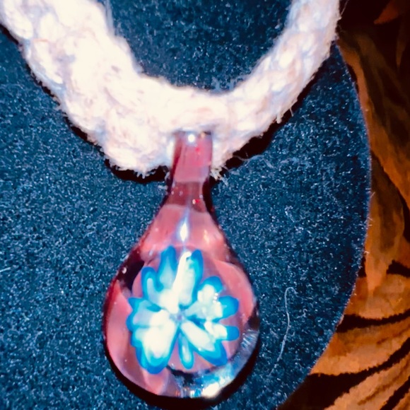 Blown glass pendant beaded hemp woven necklace - Picture 7 of 7